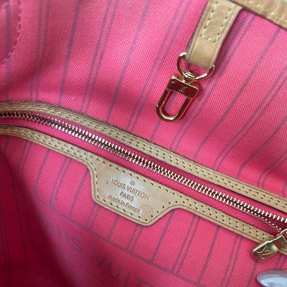 Beautiful authentic Louis Vuitton neverfull pink v limited edition! - Picture 7 of 11